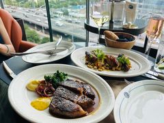 -福楼毕斯罗F Bistronome(国贸商城约会地标景观店)