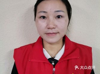 邓阿姨个人简介 年龄：35岁 属相：牛 星座：水瓶座