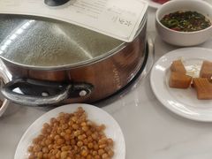 -六少·猪肚包鸡火锅(卓悦INTOWN店)