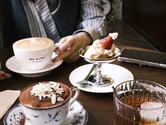 -Café Monson