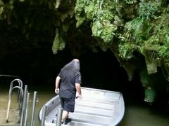 -怀托摩萤火虫洞