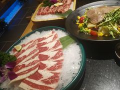 -韩烧牛中牛·甄选黑牛烤肉(黑金店)