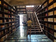 -钟书阁(松江泰晤士小镇店)