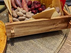 -金牌老碗时尚陕菜(王府井百货店)