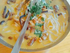 -鹤乡东北菜(崮山路店)