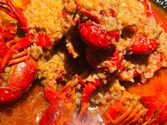 经典蒜香龙虾-红盔甲·小龙虾(天钥桥店)