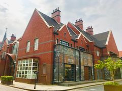 -钟书阁(松江泰晤士小镇店)