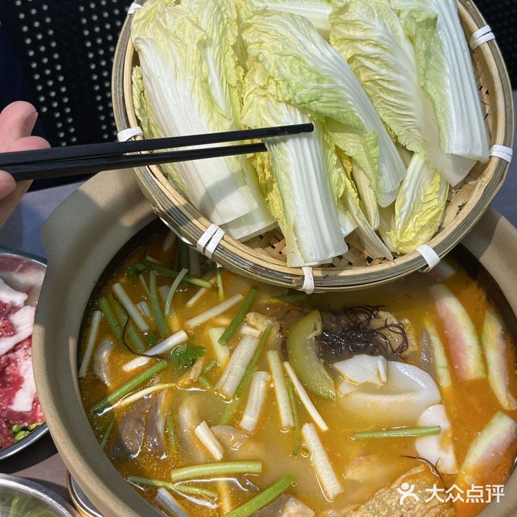 不愧是上海，韩国街上的这家糟粕醋火锅好吃😋惨了  