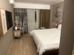 -莫泰酒店(厦门万象城火车站地铁站店)