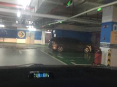 -皇庭广场-地下停车场