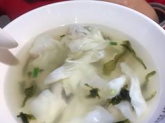 民国传统小馄饨-凤起龙游老面包子(凯德晶品店)