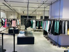 店内环境-URBAN REVIVO(欢乐海岸购物中心店)