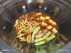 -哈尔滨烧烤·山河村铁锅炖(交大店)