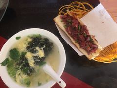 驴肉火烧-秦小龙驴肉火烧馆