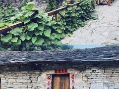 -高荡千年布依古寨旅游景区