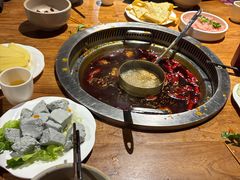 -城墙拐拐火锅(三峡广场黑金冠店)
