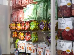 -名创优品(江南新地店)