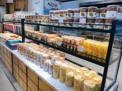 面包甜点陈列柜-超港·蛋糕面包(国购店)