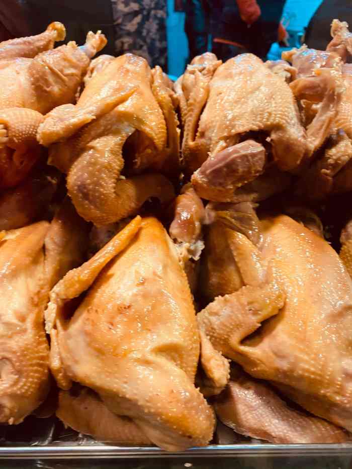 刘家烧鸡-"紧靠刘纪孝,也是开了很多年的老店,烧鸡大.