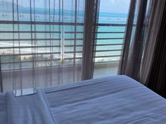 -三亚湾海居铂尔曼度假酒店