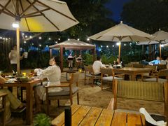 -三亚艾迪逊酒店·海滩烧烤 BARBACOA·现场乐队·浪漫晚餐·烧烤海鲜
