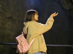 -怀托摩萤火虫洞