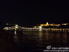 -多瑙河畔鞋履雕塑