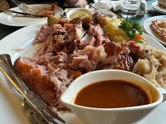 烤猪肘配酸菜土豆泥-兰特伯爵西餐厅·啤酒屋(方庄店)