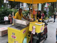 -詹爷爷乌节路街头冰淇淋