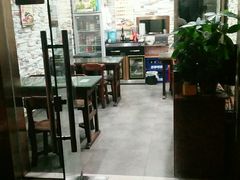 -上海体育馆(地铁站)