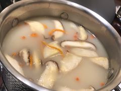 -余欢领鲜火锅(新街口店)