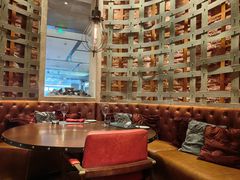 -恰餐厅及酒吧 CHAR Bar & Grill (北京丽都皇冠假日店)