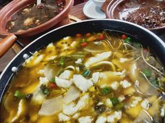 -有红鸡毛店·川菜(建设路店)