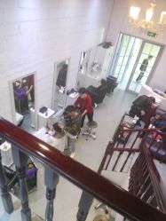 -SIX Hair Consultant