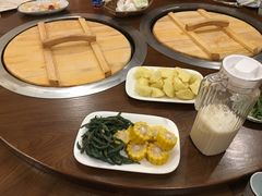 -万里闯关东铁锅炖菜馆(高新旗舰店)