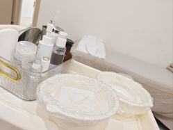 -苗方清颜专业祛痘·皮肤管理