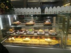 面包甜点陈列柜-猫王榴莲世家(三里屯SOHO商场店)