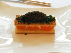 有机蛋黄吐司鱼子酱和香草-Jean Georges