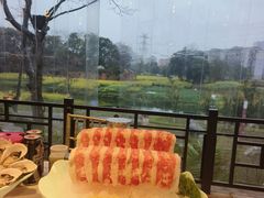 -茅草房·河畔园林火锅