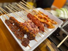 -哈尔滨小酒馆·鲜肉现穿自助烧烤(康新花园店)