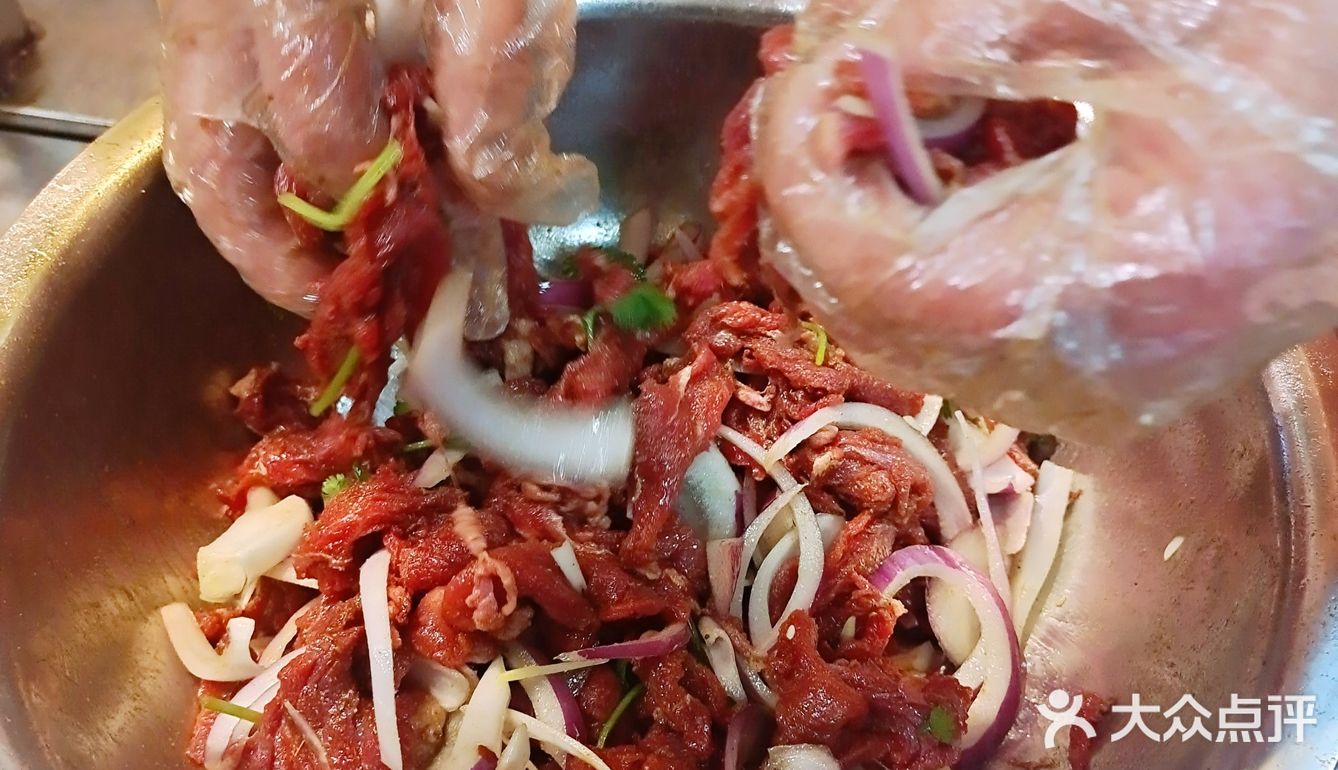 牛三岁|巷子里的烟火气✨鲜烤牛肉