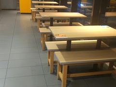 用餐区-麦当劳(江滨北路得来速餐厅)