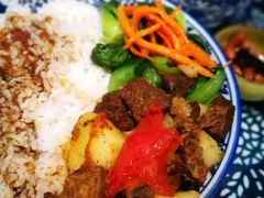 红烧牛腩饭-蜗牛小馆醉乡民谣云南菜(惠新西里店)