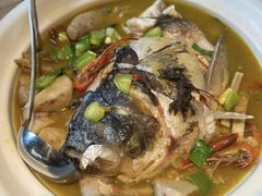 鱼头炖芋艿-邵老爹老杭州白斩鸡·家常菜(建国北路店)