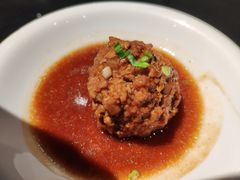 鸭蛋黄狮子头-梅飞酒家(桑园路店)