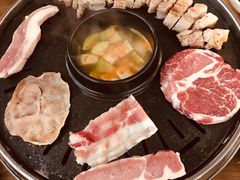 -江南猪肉商会无限续吃(弘大店)