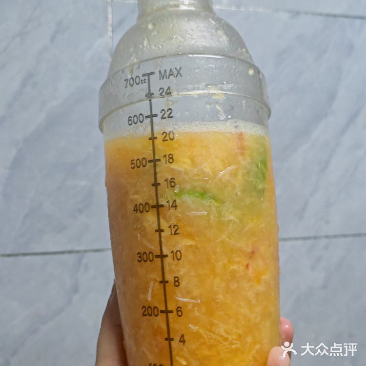 香水柠檬蜜桃果饮