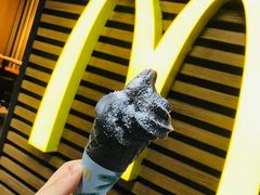 灰小椰冰淇淋-麦当劳(中山公园龙之梦店)