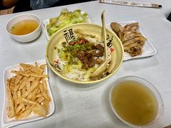 -龙香记桂林米粉(东扬威街11号楼店)
