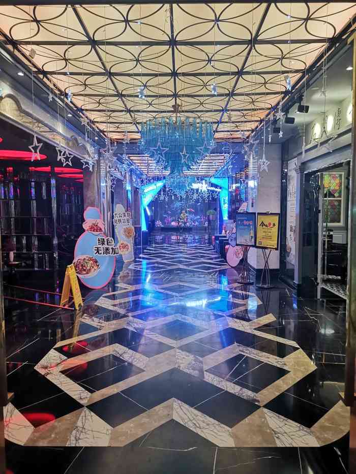 雨格音乐餐厅-"石家庄的这间ktv位于万达广场附近,因为.